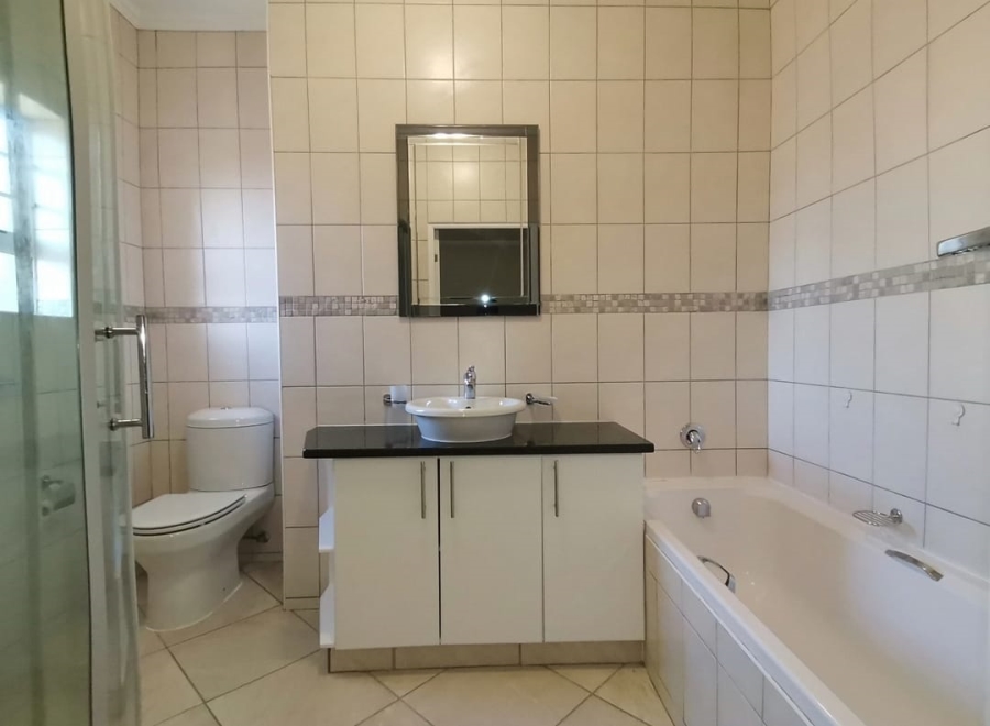 3 Bedroom Property for Sale in Fraaiuitsig Western Cape
